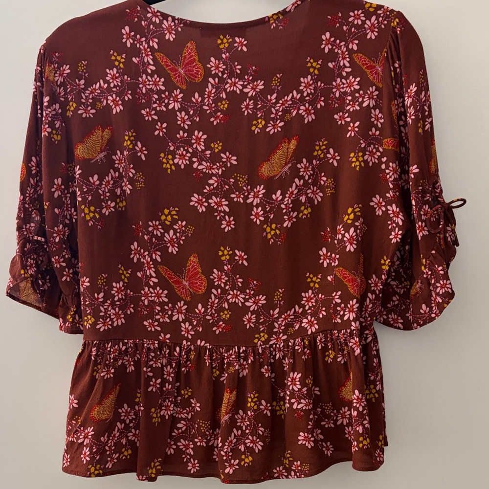 Madewell Tie-Sleeve Wrap Top in Butterfly Sanctuary - Picture 3 of 10